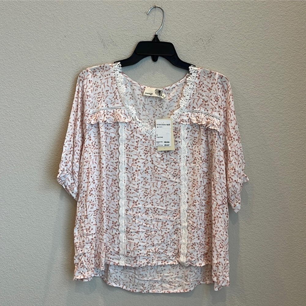 NWT Everleigh Lace Trim Floral Blouse Size Small